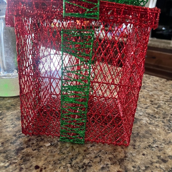 Tis the season! It’s Christmas Decor. Upscale and Classy - Picture 4 of 4